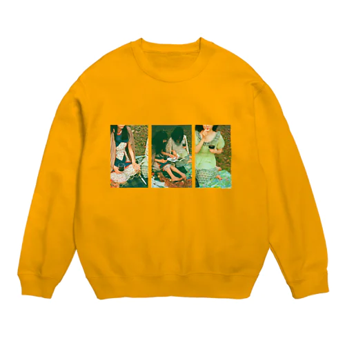 不穏なピクニック（ポップ） Crew Neck Sweatshirt