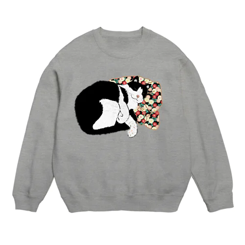 花柄のクッションで寝るハチワレ  Crew Neck Sweatshirt