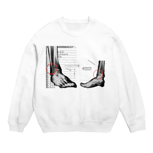 骨折したワシのレントゲン Crew Neck Sweatshirt