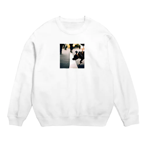 散歩中の犬のグッズ Crew Neck Sweatshirt