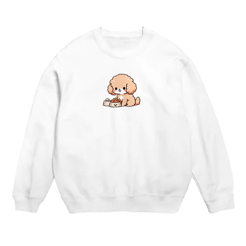 もふもふアプリコット　トイプードル　たべる Crew Neck Sweatshirt