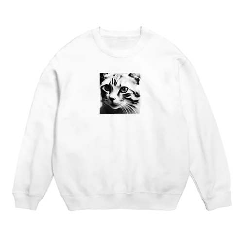 見つめているネコ[クラシック] Crew Neck Sweatshirt