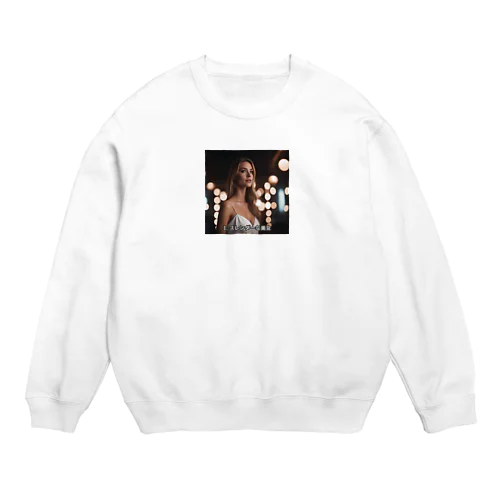 美しい女性がスレンダーなシルエットを披露する素敵な写真です。 Crew Neck Sweatshirt