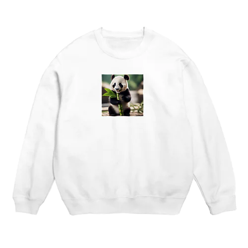 新鮮な竹を見つけて喜ぶパンダの喜び Crew Neck Sweatshirt