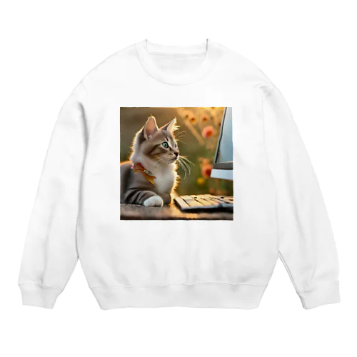 キーボード操作する猫 Crew Neck Sweatshirt