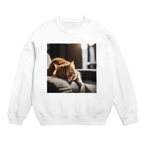 リビングでごろんとする猫 Crew Neck Sweatshirt