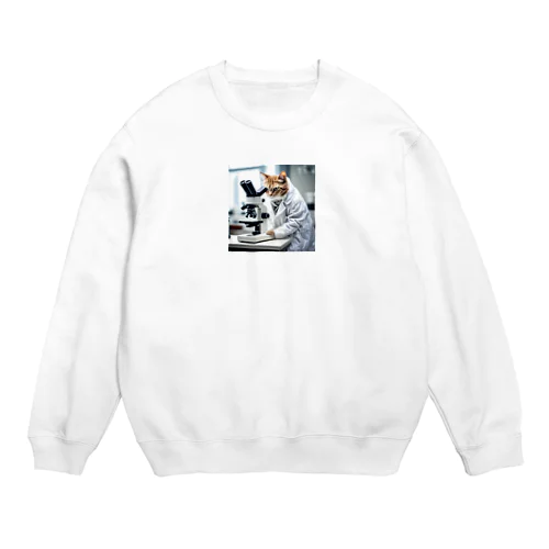 顕微鏡を覗き込む白衣を着た猫 Crew Neck Sweatshirt