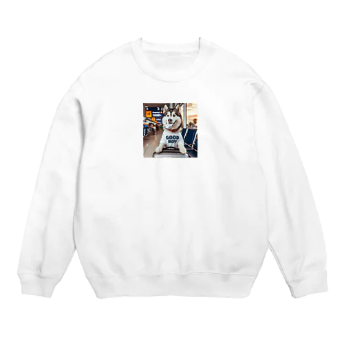 搭乗口を目指すGOOD BOY Crew Neck Sweatshirt