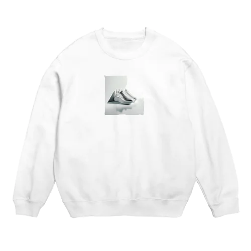 清潔感あふれる白いスニーカー Crew Neck Sweatshirt