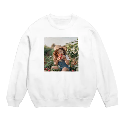 苺狩りで口にほうばんでいる女の子　ラフルール　1859 Crew Neck Sweatshirt