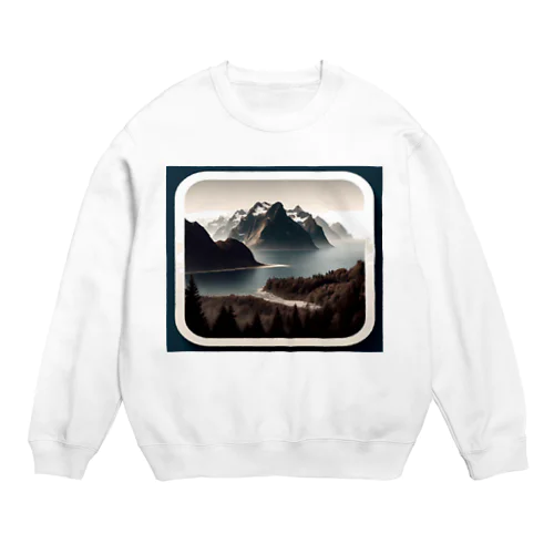 霧の中の静寂な山々 Crew Neck Sweatshirt