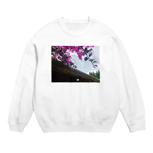 ブーゲンビリアの花が咲いた Crew Neck Sweatshirt