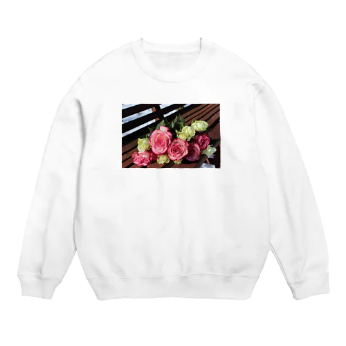 黄色の薔薇は金運アップの花 Crew Neck Sweatshirt