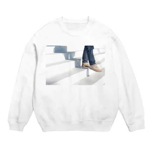 スニーカーと階段のオシャレ風景 Crew Neck Sweatshirt