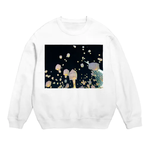 空を飛ぶhikari Crew Neck Sweatshirt