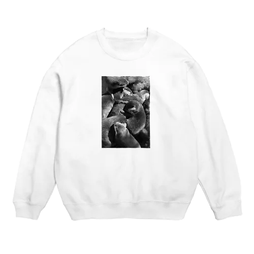 みんなでお昼寝コツメカワウソ Crew Neck Sweatshirt