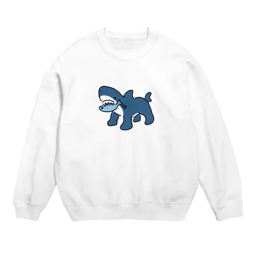 さかなをくわえたサメ Crew Neck Sweatshirt