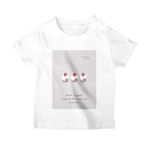 🧁 Strawberry , Cream , Chocolate . スタンダードTシャツ