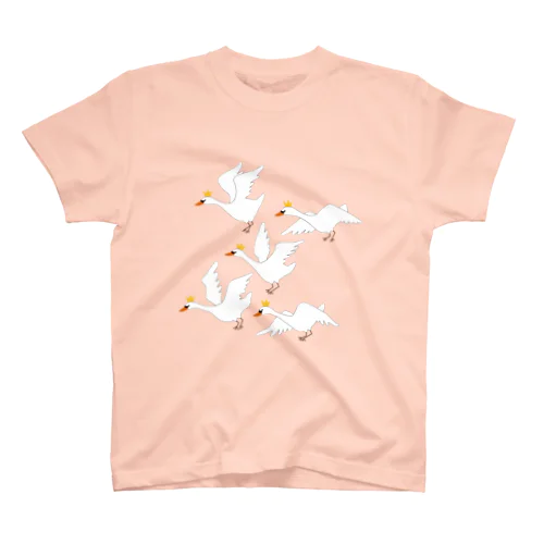 5羽の白鳥の王子 スタンダードTシャツ