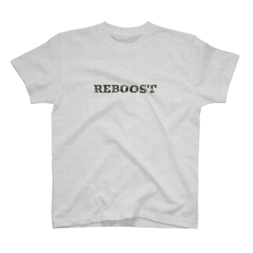 アウトドアな迷彩ロゴ【 REBOOST 】 Regular Fit T-Shirt