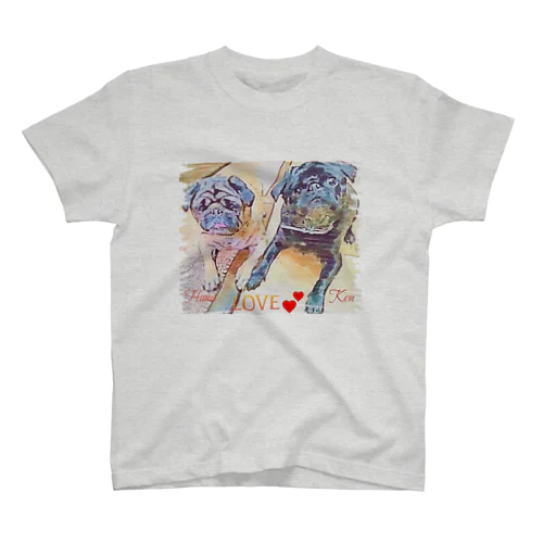 パグ犬　ケンちゃん　花ちゃん Regular Fit T-Shirt