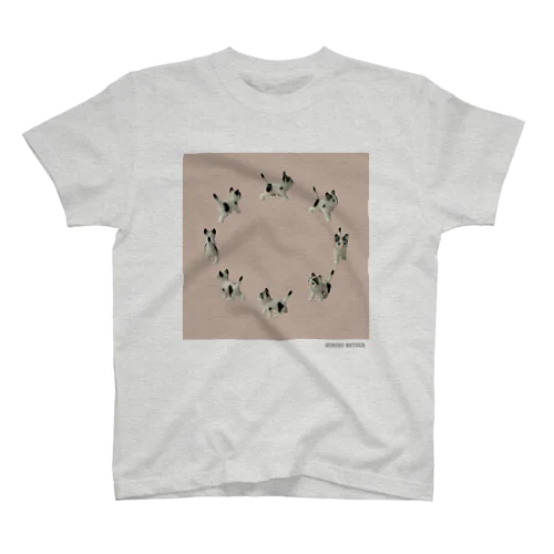 【8cats】 ネコの散歩 Regular Fit T-Shirt