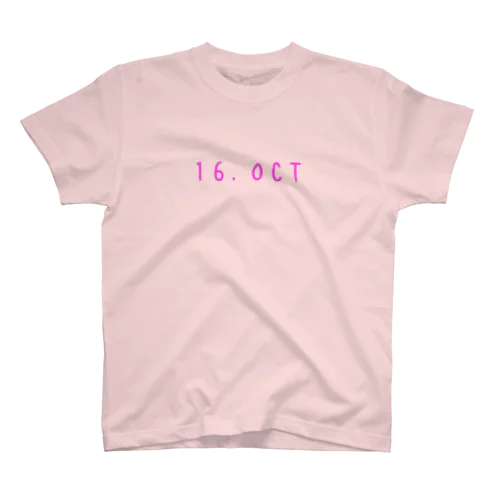 バースデー［16.OCT］ピンク Regular Fit T-Shirt