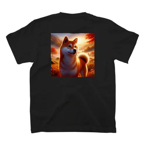 夕方の黄昏　柴犬 Regular Fit T-Shirt