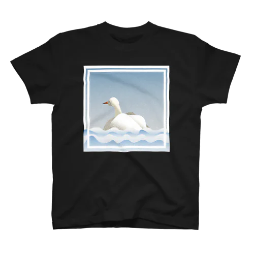 白鳥と（高波の）湖 スタンダードTシャツ