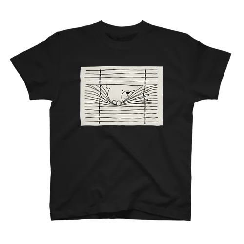 ブラインド覗きグマ Regular Fit T-Shirt