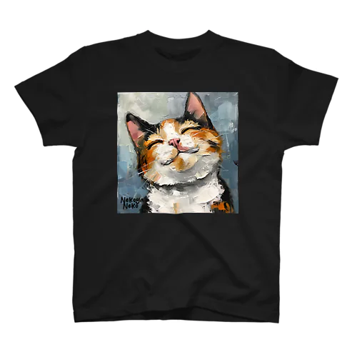 微笑む三毛猫 Regular Fit T-Shirt