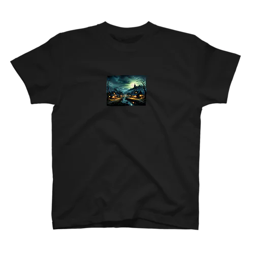 夜に輝く美しい村の光景 Regular Fit T-Shirt