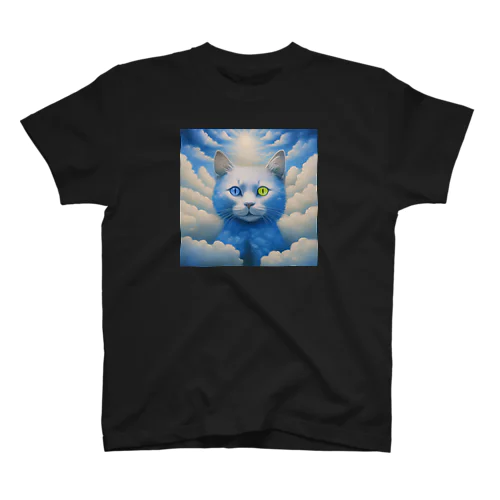 Sky cats relax on a carpet of clouds Regular Fit T-Shirt
