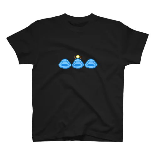 クエ＋あんこう三兄弟【ドット絵】 Regular Fit T-Shirt