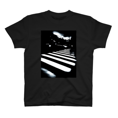 横断歩道(モノクロ) Regular Fit T-Shirt