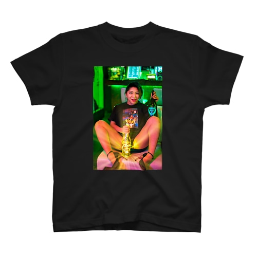 りんこTを着てるりんこのTシャツ Regular Fit T-Shirt