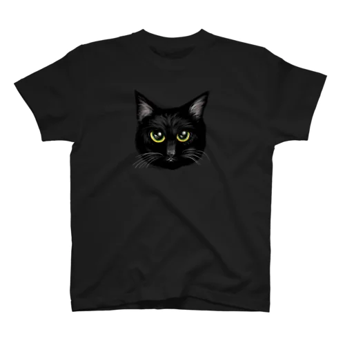 上目使いの黒猫 Regular Fit T-Shirt