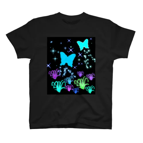 発光する幻想的な蝶 Regular Fit T-Shirt