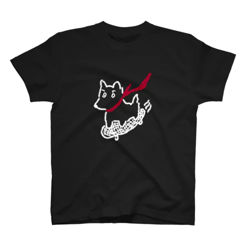 スケボー犬（白毛） Regular Fit T-Shirt