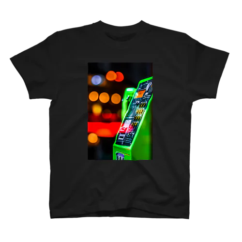 夜のテレフォンBOX Regular Fit T-Shirt