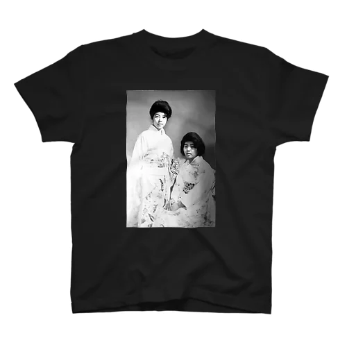 twins 双子姉妹 Regular Fit T-Shirt