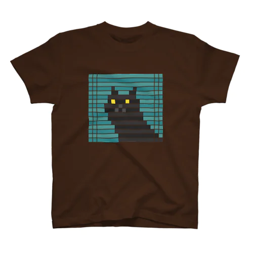 眼が光る黒猫 スタンダードTシャツ