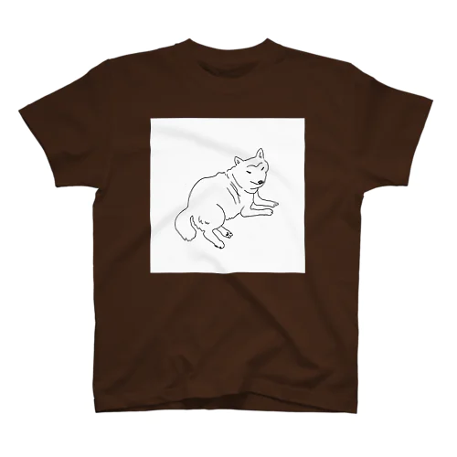 こっちをみている柴犬 スタンダードTシャツ