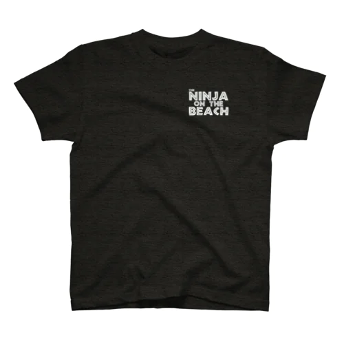 THE NINJA ON THE BEACH Regular Fit T-Shirt