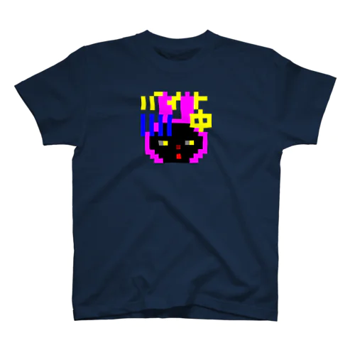 仕事する黒猫　バイト中 Regular Fit T-Shirt