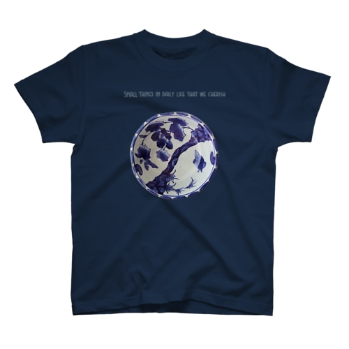 皿の惑星｜スタジオクゥ Regular Fit T-Shirt