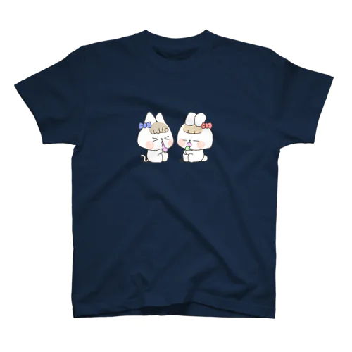 可愛すぎるうさぎとねこ Regular Fit T-Shirt