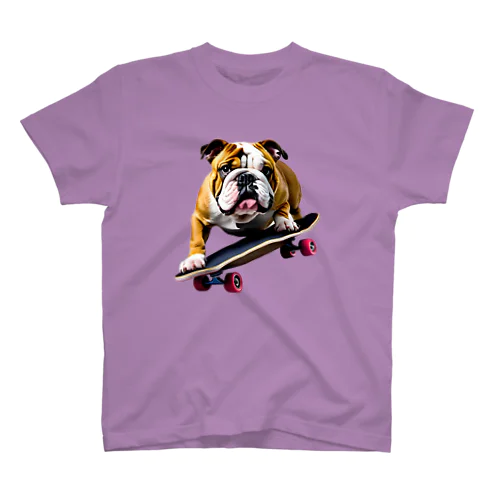 English bulldog riding a skateboard スタンダードTシャツ
