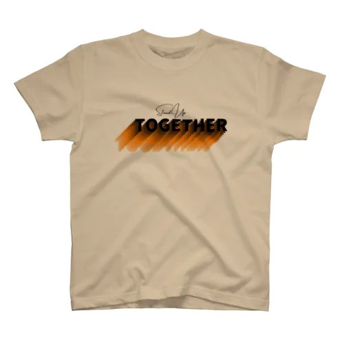 Stand Up Together（スタンド・アップ・トゥゲザー）イエロー オレンジベース Regular Fit T-Shirt