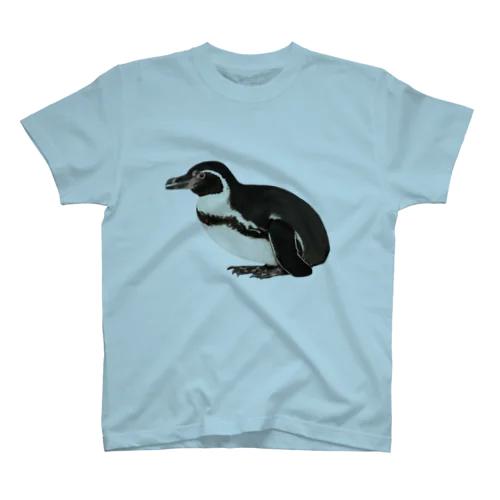ペンギンがお座りしている スタンダードTシャツ